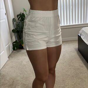 Aritzia Wilfred Free Boxer Shorts